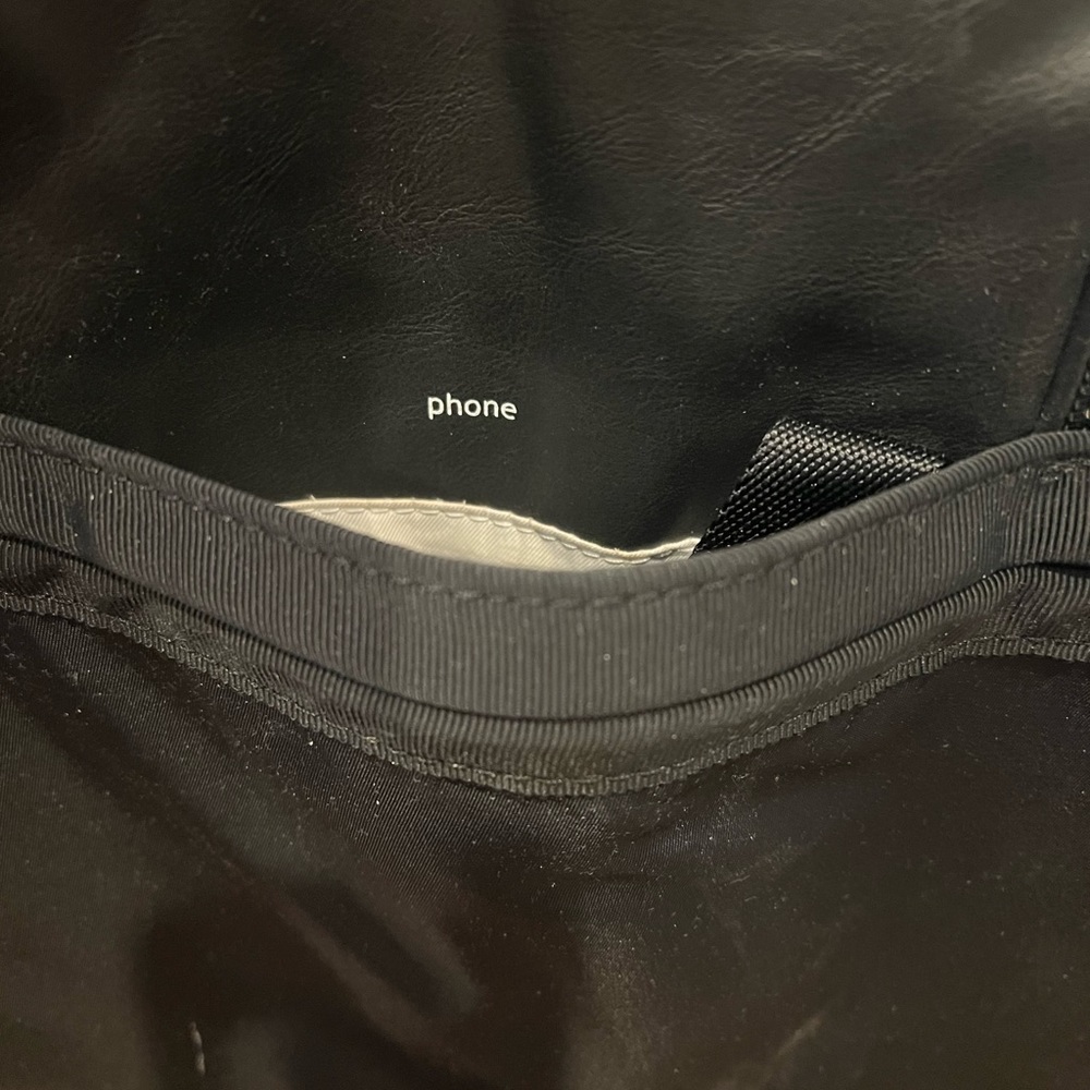 lululemon Everything Black Tote Bag - Picture 5 of 6